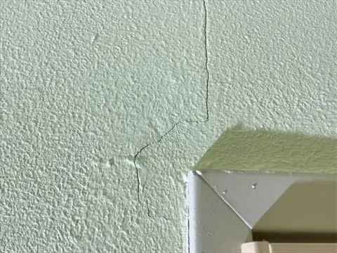 Scheur in een binnenmuur